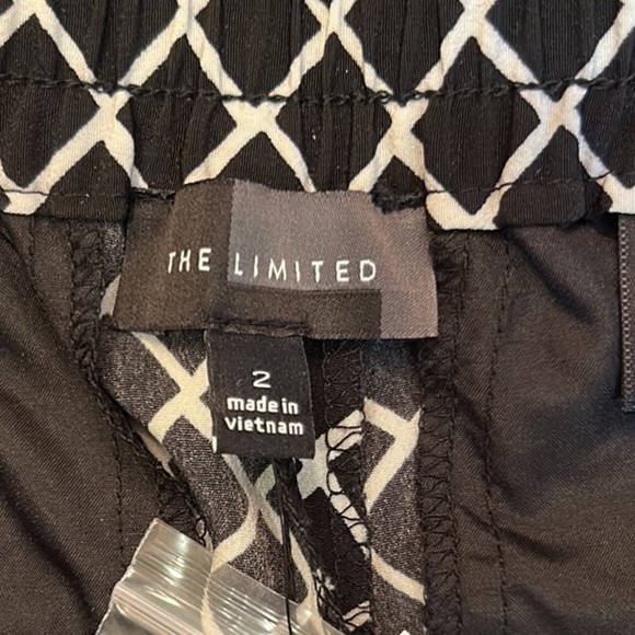 The Limited Easy Short Black White Size 2 - Picture 5 of 9